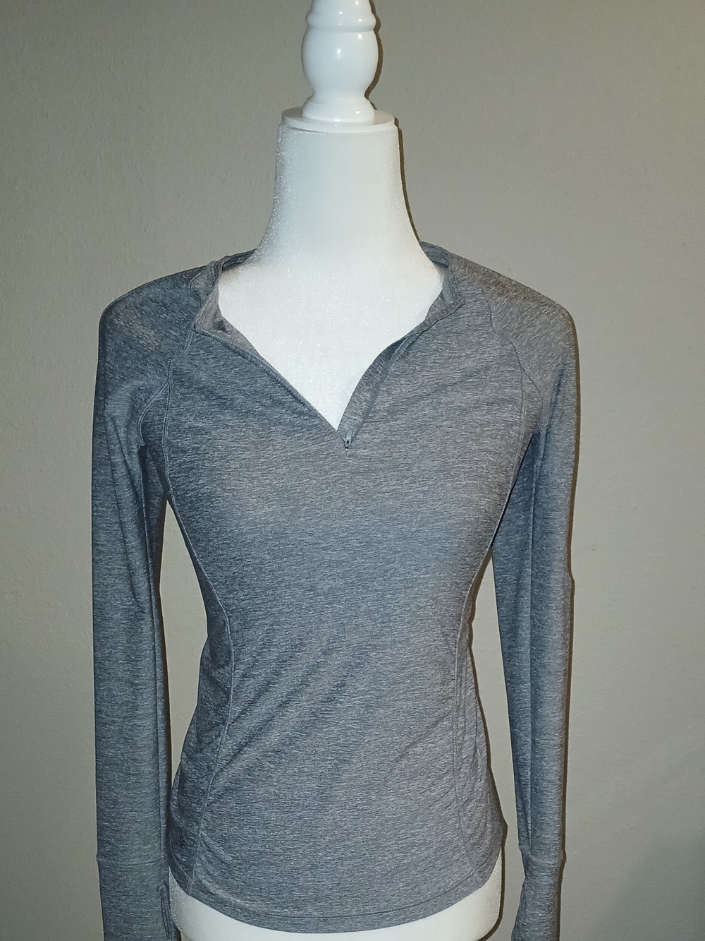 Athleta Gray Long-Sleeve Quarter Zip Performance Workout Gym Errands Top